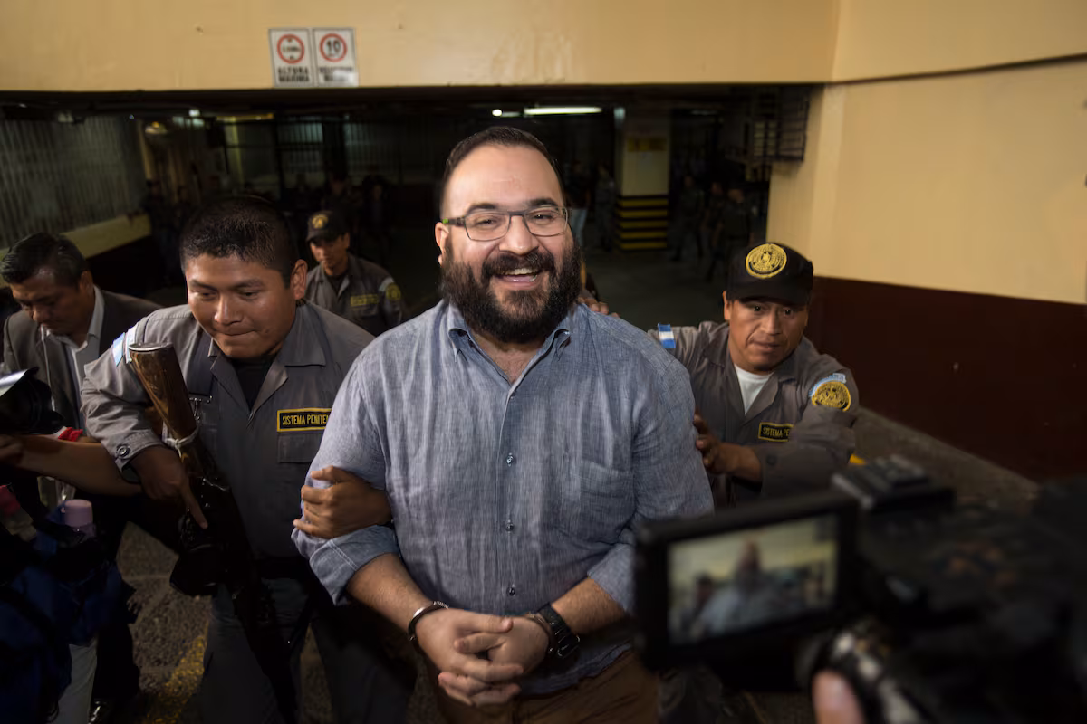 Juez federal impone prisión preventiva a Javier Duarte por corrupción