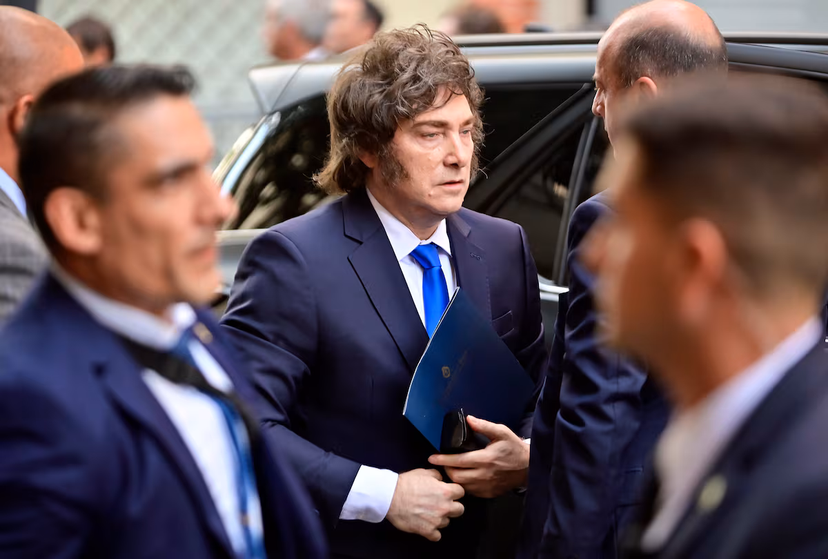 Milei establece oficina para desmentir mentiras de los medios de comunicación