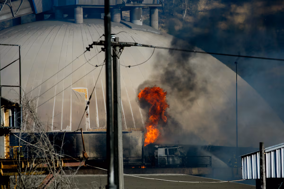 Seis muertos y 14 heridos graves tras explosión de camión de gas en Renca