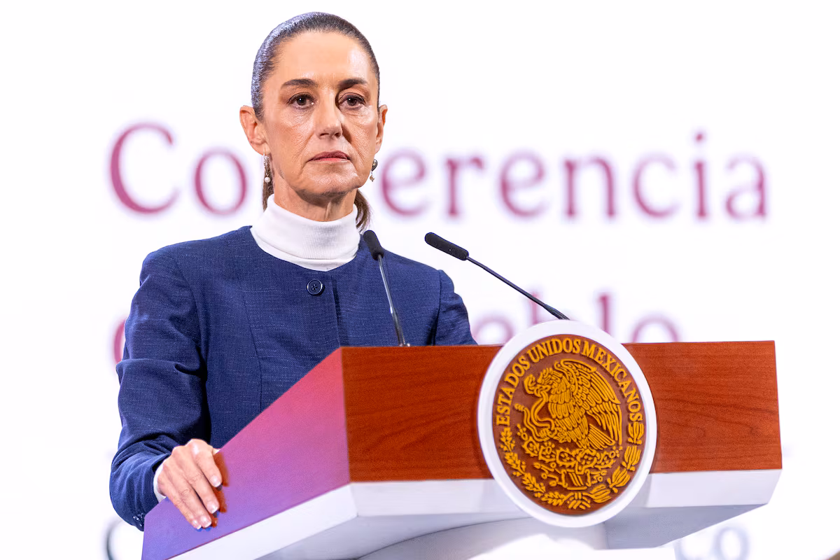 Sheinbaum defiende libros de texto tras críticas de Marx Arriaga