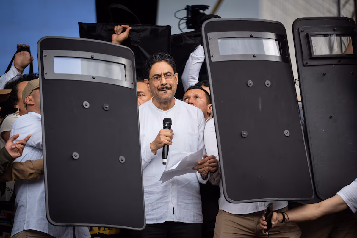 Cepeda reaviva la controversia en Antioquia y enfrenta a Uribe