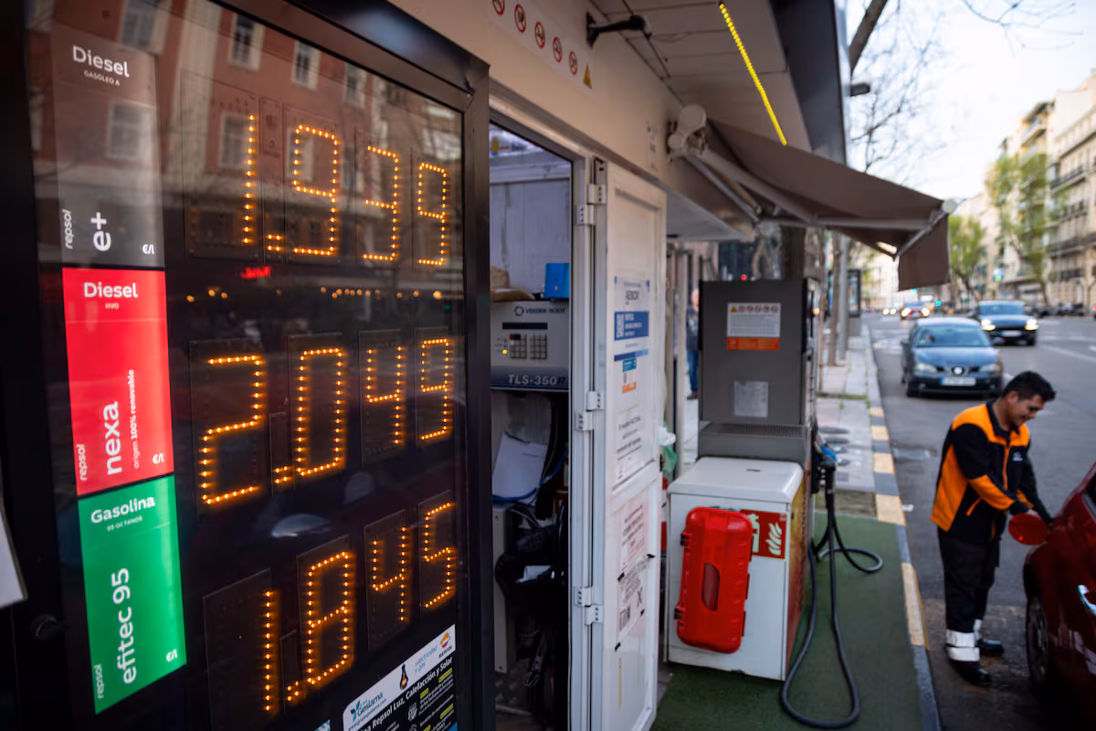 Inflación en la Eurozona alcanza el 2,5% en marzo por combustibles.