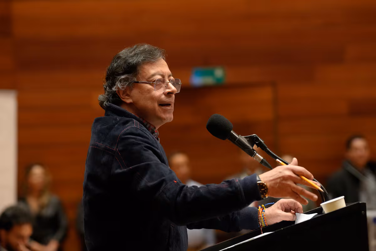 Petro y 200 expertos discuten la salida de Colombia del arbitraje internacional