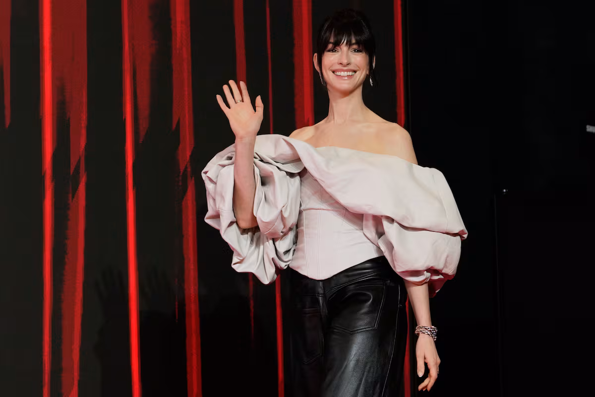 Anne Hathaway: “La dictadura chilena dejó un alto precio por la libertad”