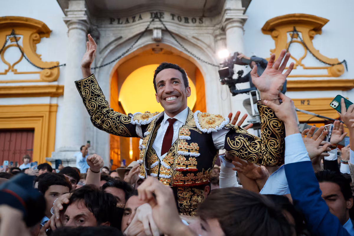 David de Miranda triunfa al salir por la Puerta del Príncipe
