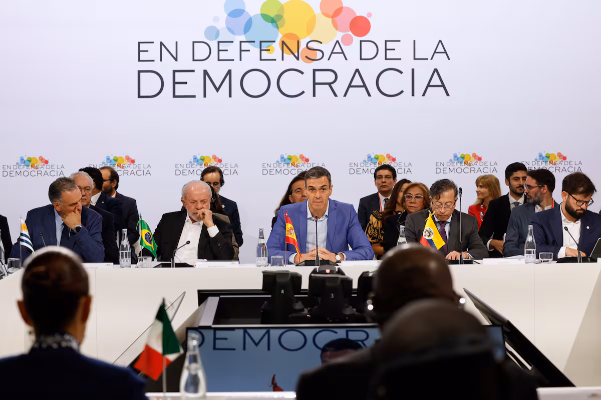 El Optimismo Progresista Enfrenta el Desafío de la Lengua Muerta