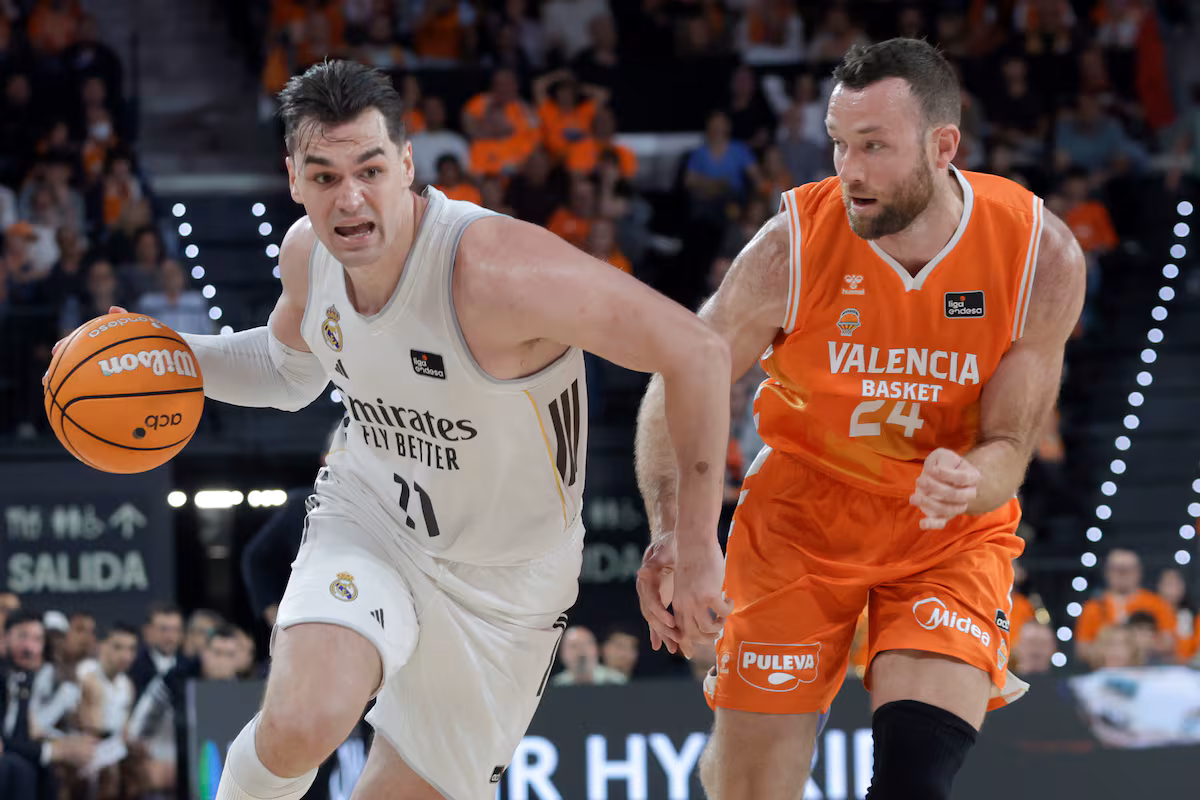 El Real Madrid detiene el ímpetu del Valencia Basket en su último encuentro