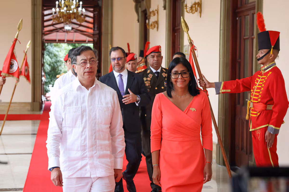 Gustavo Petro y Delcy Rodríguez: Reencuentro histórico en Caracas