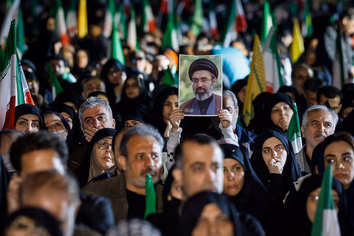 Irán amenaza con bloquear comercio en el Golfo si EE. UU. persiste en el bloqueo