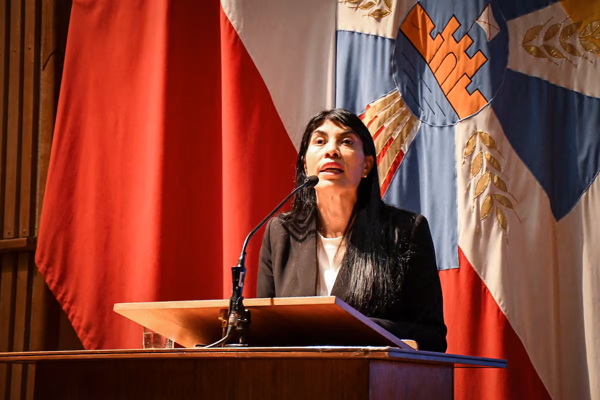 Kast presenta querella por agresión a ministra de Ciencias en universidad