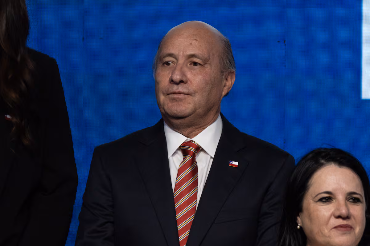 Ministro Quiroz desata polémica al sugerir recortes en alimentación escolar