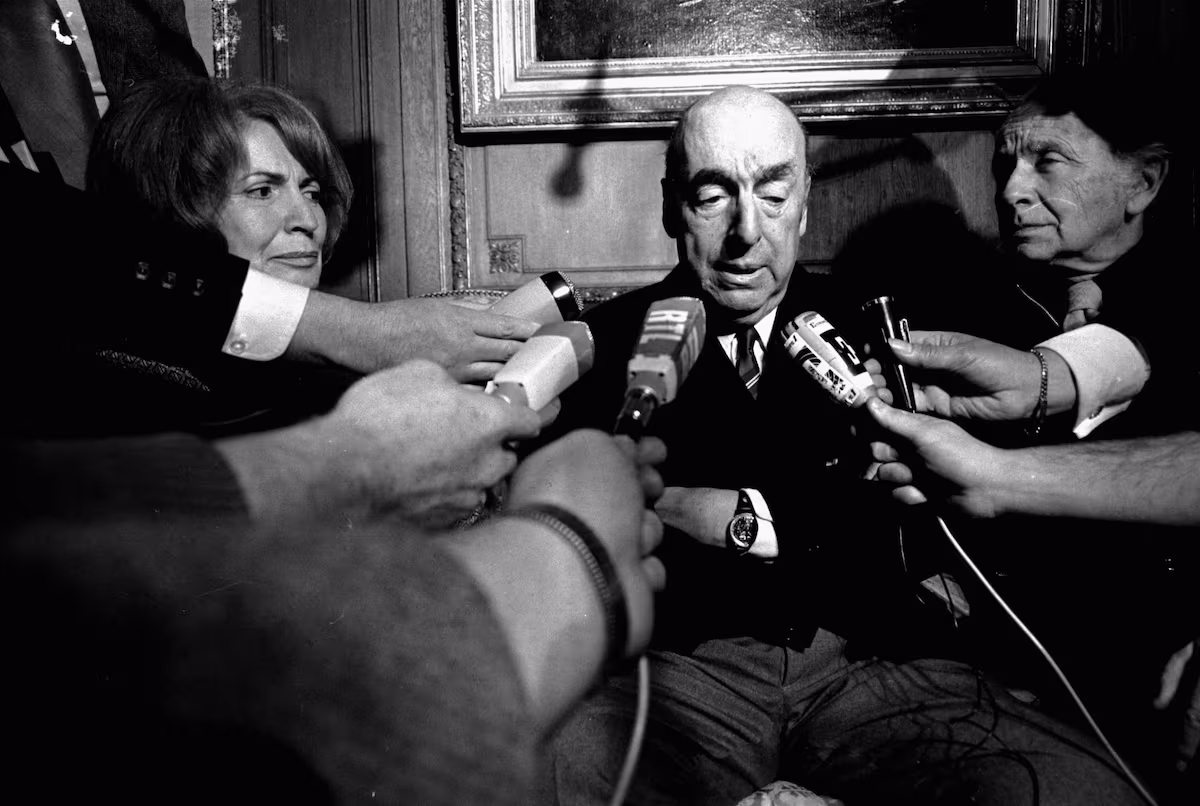 Neruda: El Poeta que Se Convirtió en Revistero