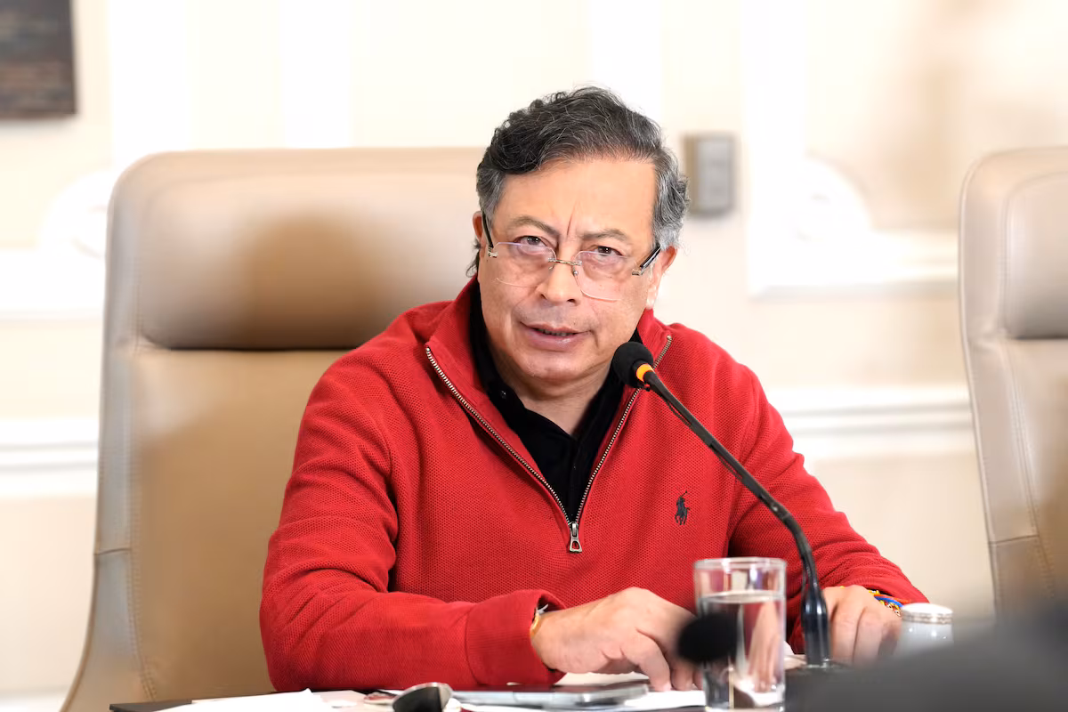 Petro pone en riesgo la negociación clave para la paz total