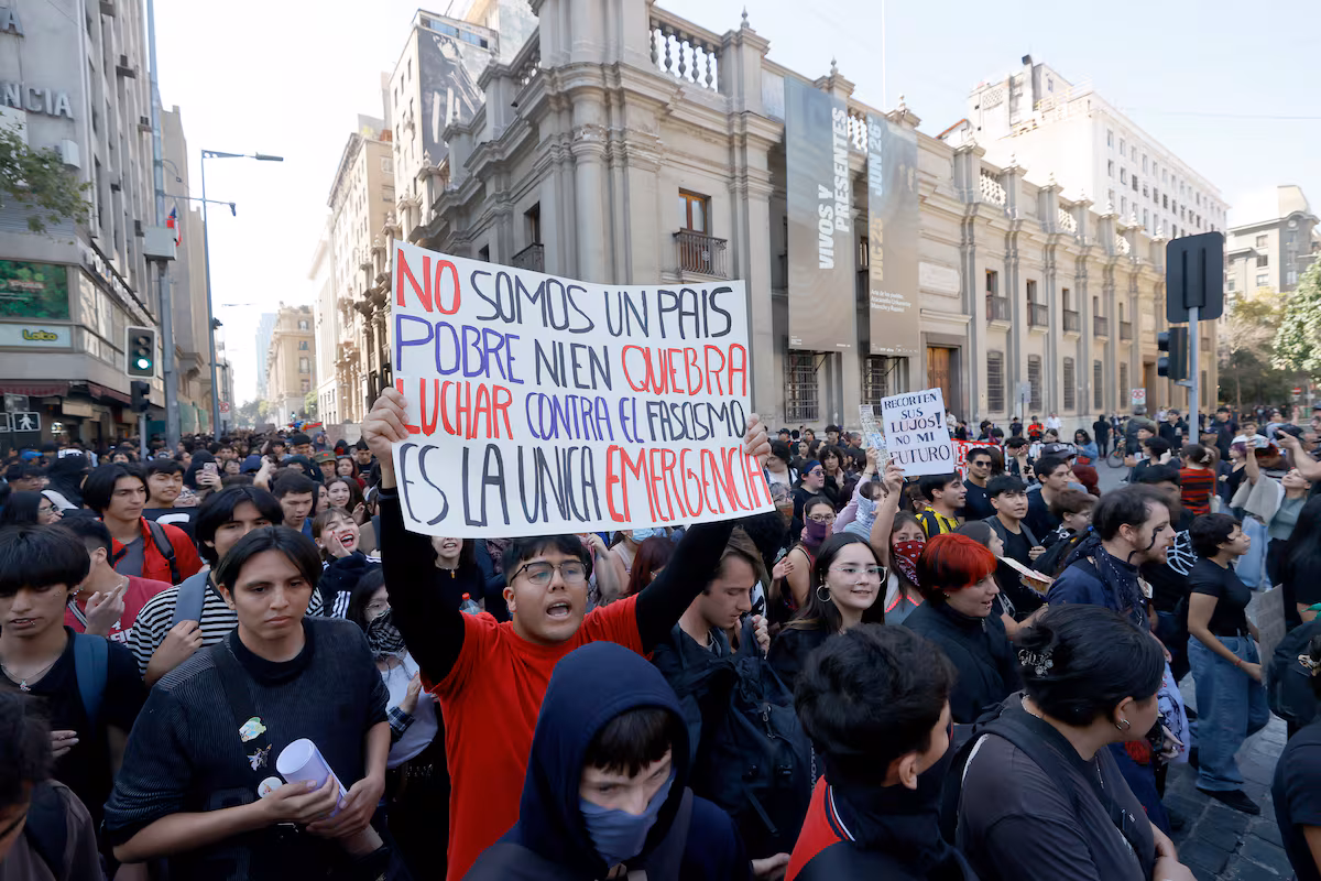 20 Años de la Revolución Pingüina: Un Legado Estudiantil en Chile