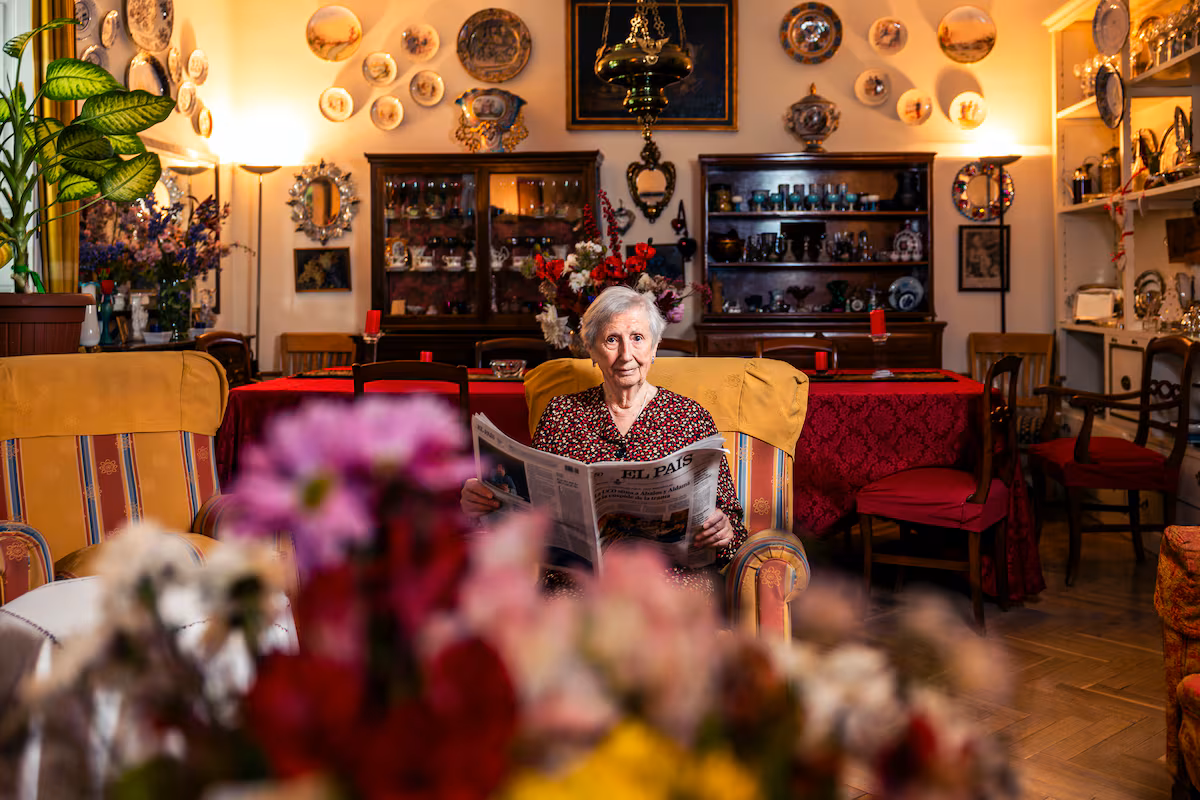 Antonia Talavera celebra 50 años leyendo EL PAÍS y anhela la República