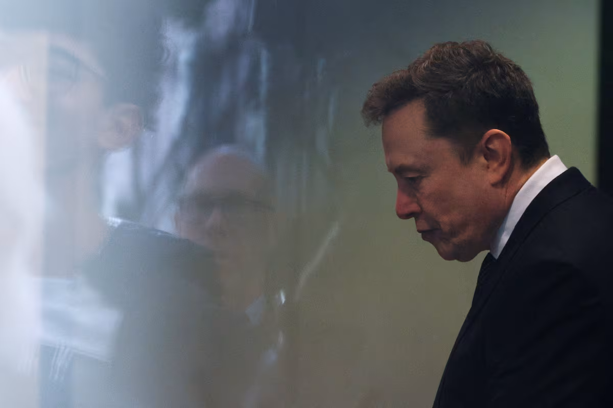 Elon Musk admite: "Fui un idiota por financiar OpenAI" en juicio