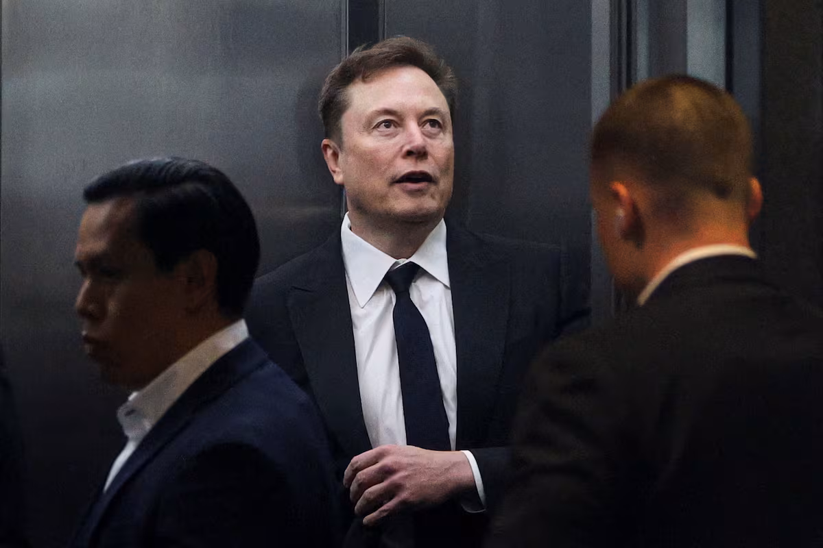 Elon Musk y OpenAI: Revelan contradicciones en su juicio sobre IA