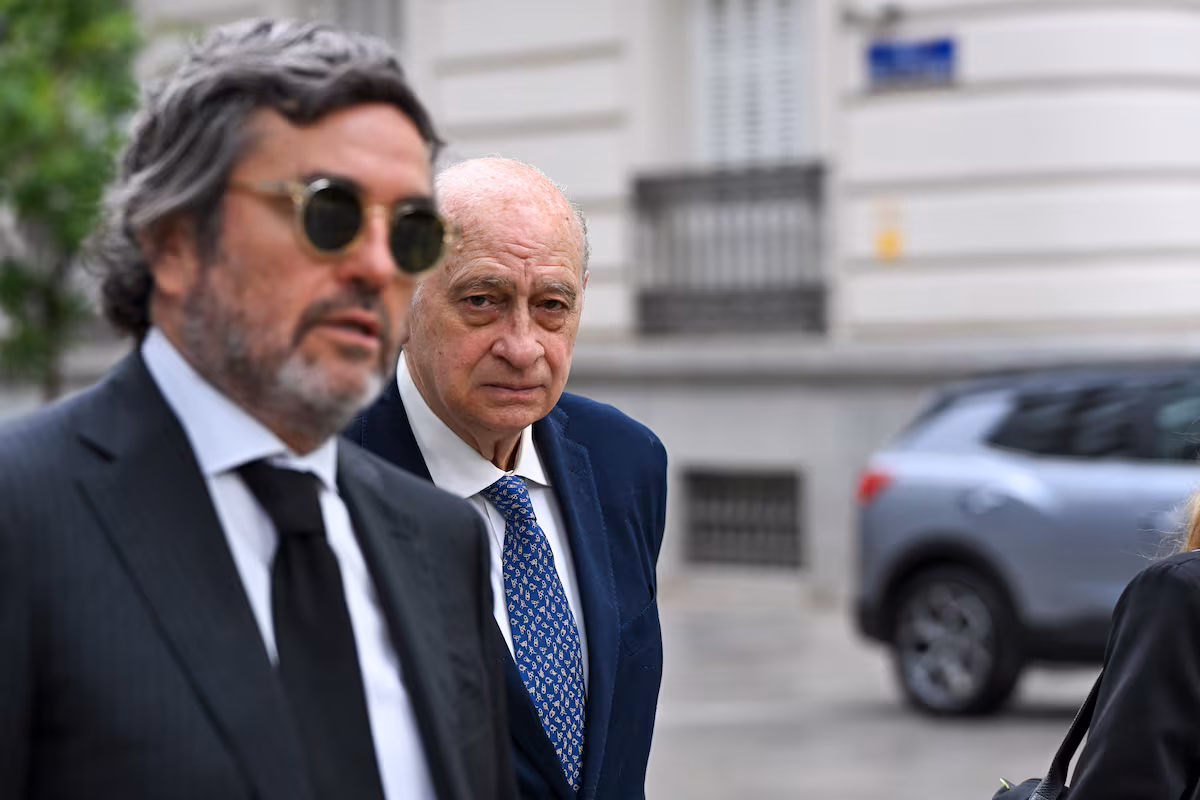 Fernández Díaz desafía a su ex número dos en el juicio de Kitchen