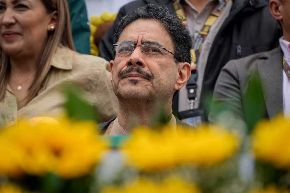 Iván Cepeda y los ocho candidatos presidenciales ocultan sus finanzas