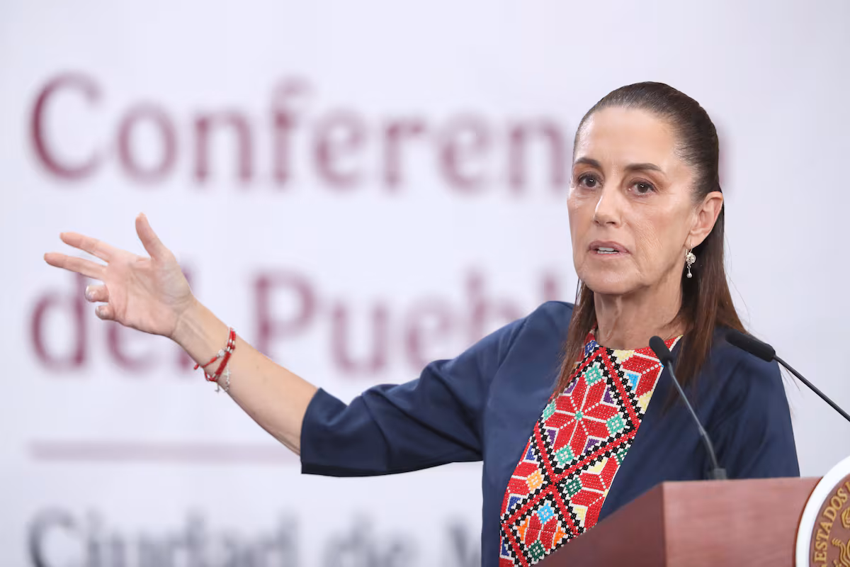 Sheinbaum critica la energía fósil y impulsa un futuro renovable