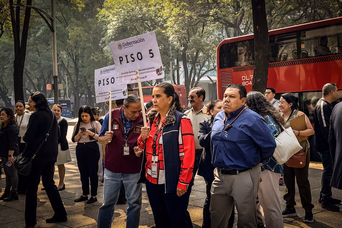 Sismo de 5,6 grados golpea Ciudad de México sin alertas móviles operativas