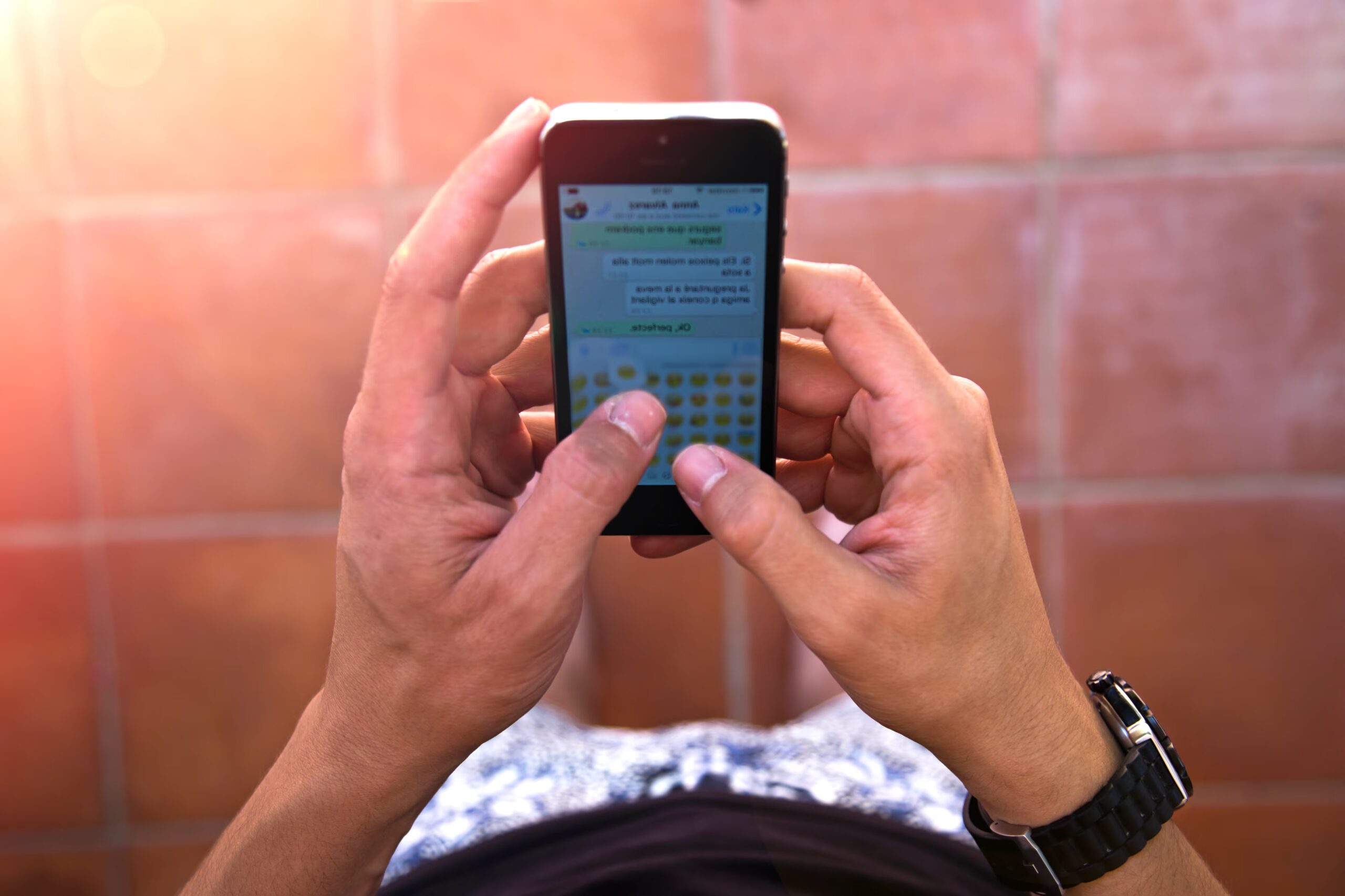 Aprende a gestionar tu tiempo en WhatsApp sin dejar de usarlo