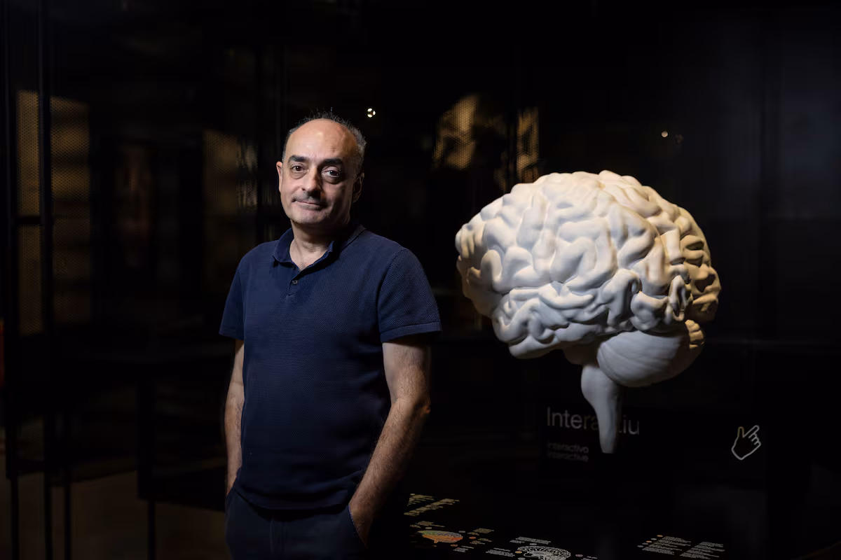 Carles Lalueza-Fox: "Cada persona tiene un doble en el mundo"