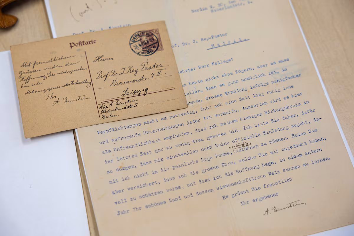 Descubren carta inédita de Einstein y tesoros de Ortega y Gasset