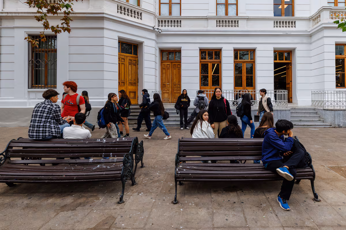 Deserción en el CAE: Analista Programador al 48% y Medicina al 4%