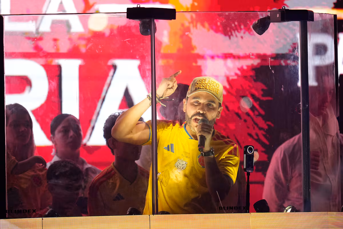 Justicia colombiana impide a Abelardo de la Espriella usar camiseta de la selección