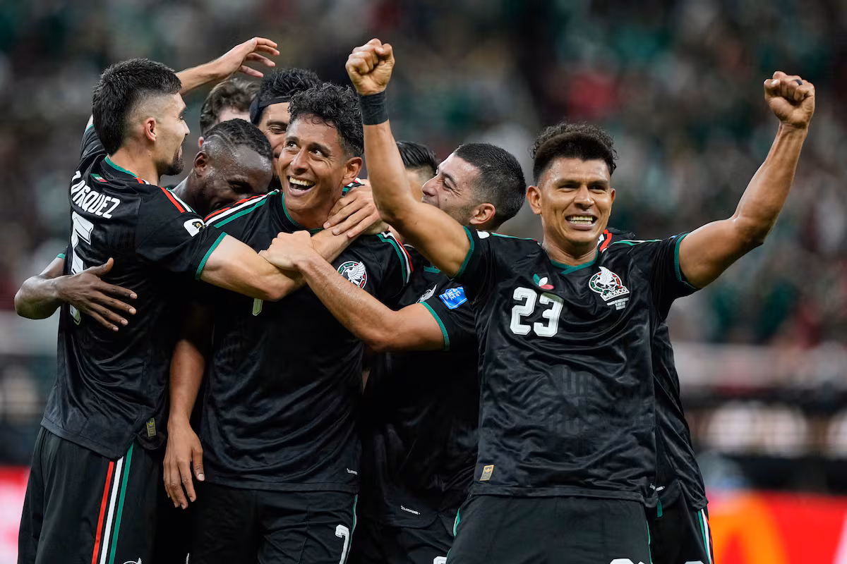 México consolida su liderazgo tras reñida victoria sobre Corea del Sur